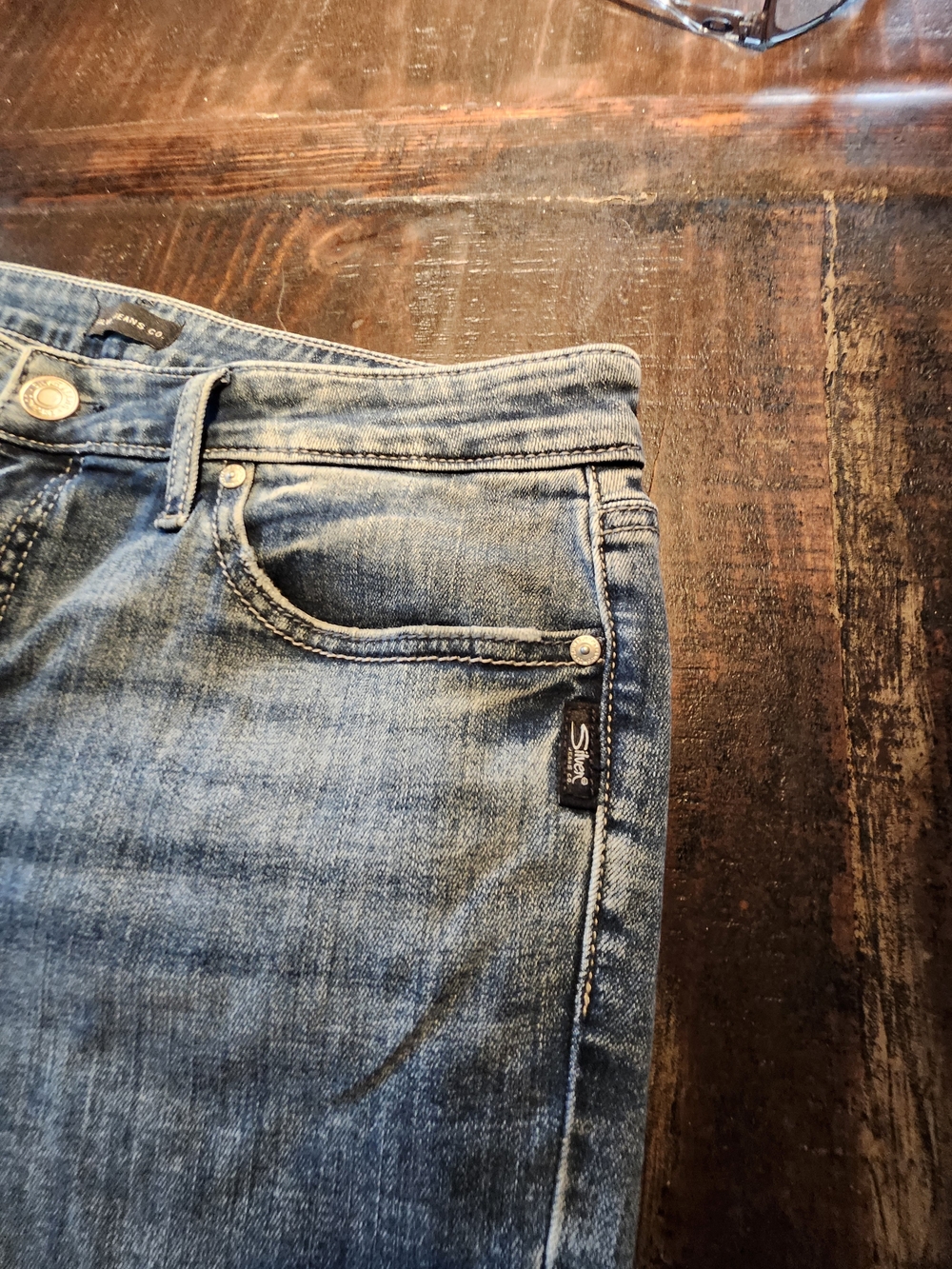 Silver Jean Shorts Women's Dark Wash (Never Worn) Size 31 - Picture 8 of 8